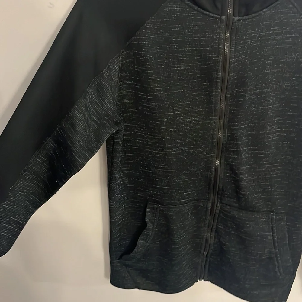 Champion men’s zip up sweater size M